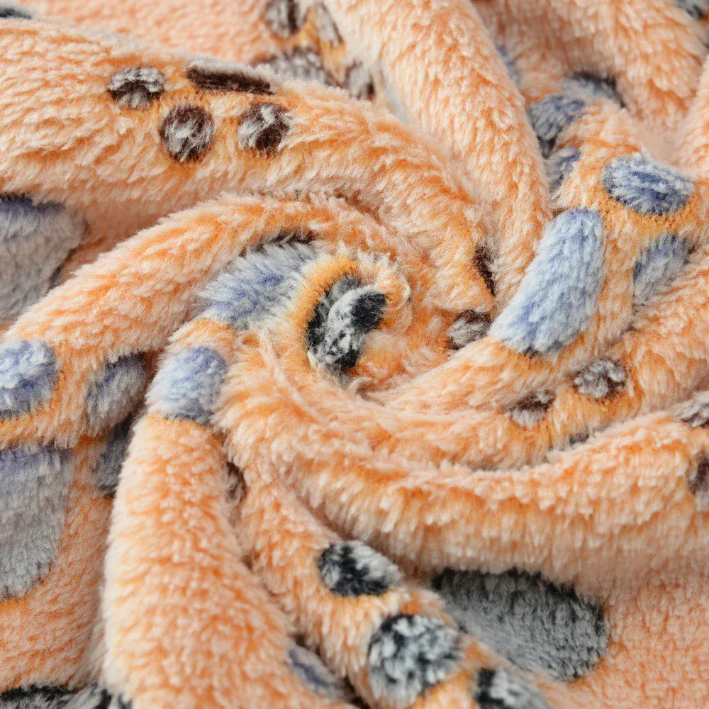 Winter Pet Blanket with Paw Print - Cozy Thicken Fleece Mat for Cats & Dogs