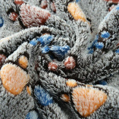 Winter Pet Blanket with Paw Print - Cozy Thicken Fleece Mat for Cats & Dogs