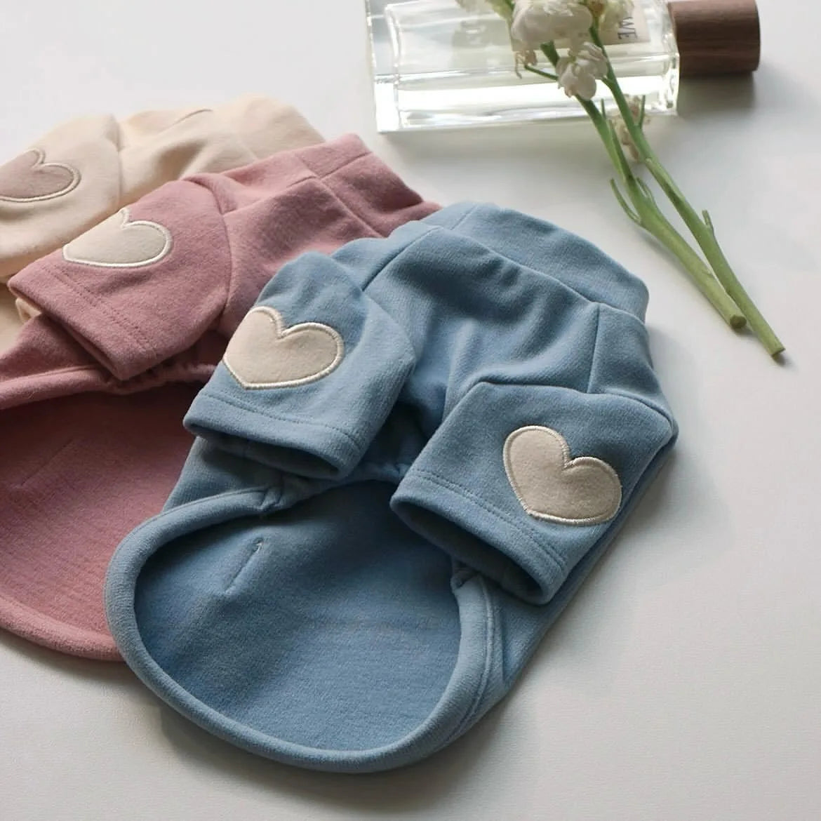 New Shirt Cat Pet Warm Clothes Pet Dog Clothes Base Designer Cute Love Bear Teddy Yorkshire Hoodie Puppy Clothing MWTJK01