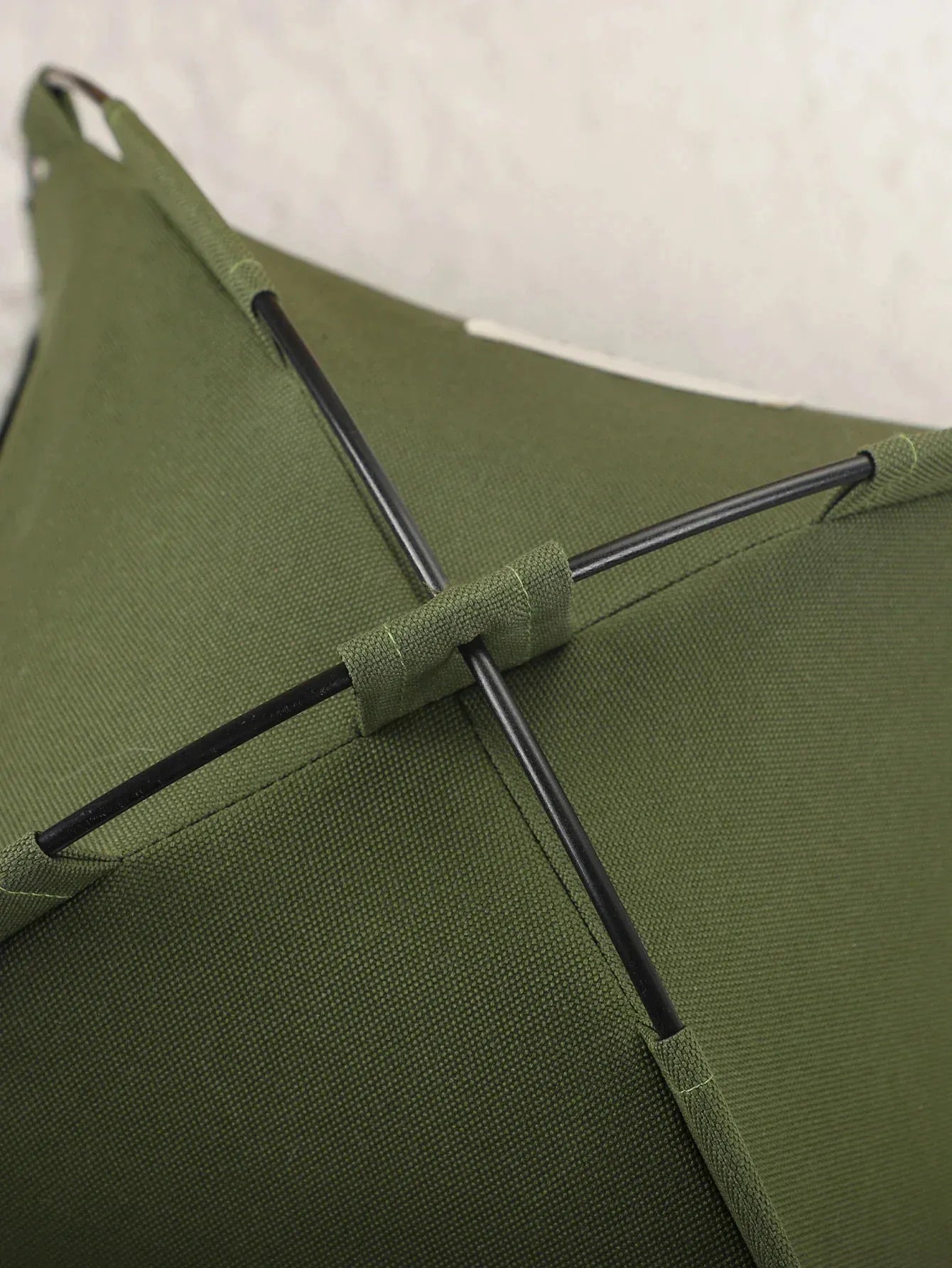 Clamshell Pet Tent Bed - Breathable Four Seasons Cat House with Warm Cushion