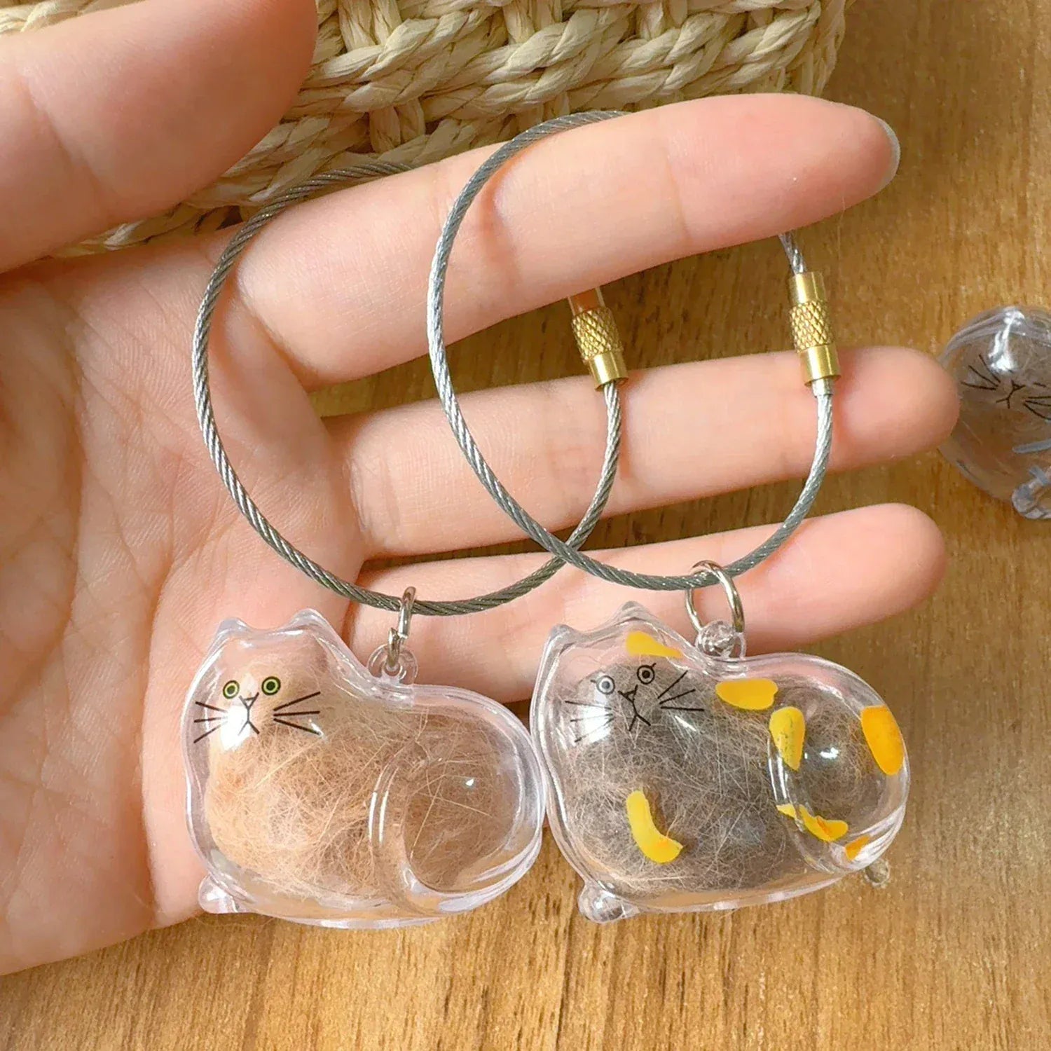 Transparent Cat Hair Storage Keychain - Pet Fur Keepsake Memorial Pendant