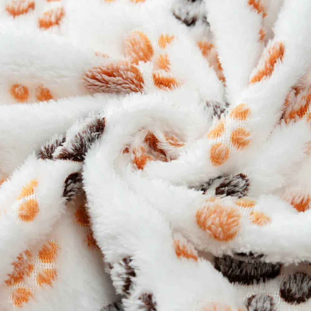 Winter Pet Blanket with Paw Print - Cozy Thicken Fleece Mat for Cats & Dogs