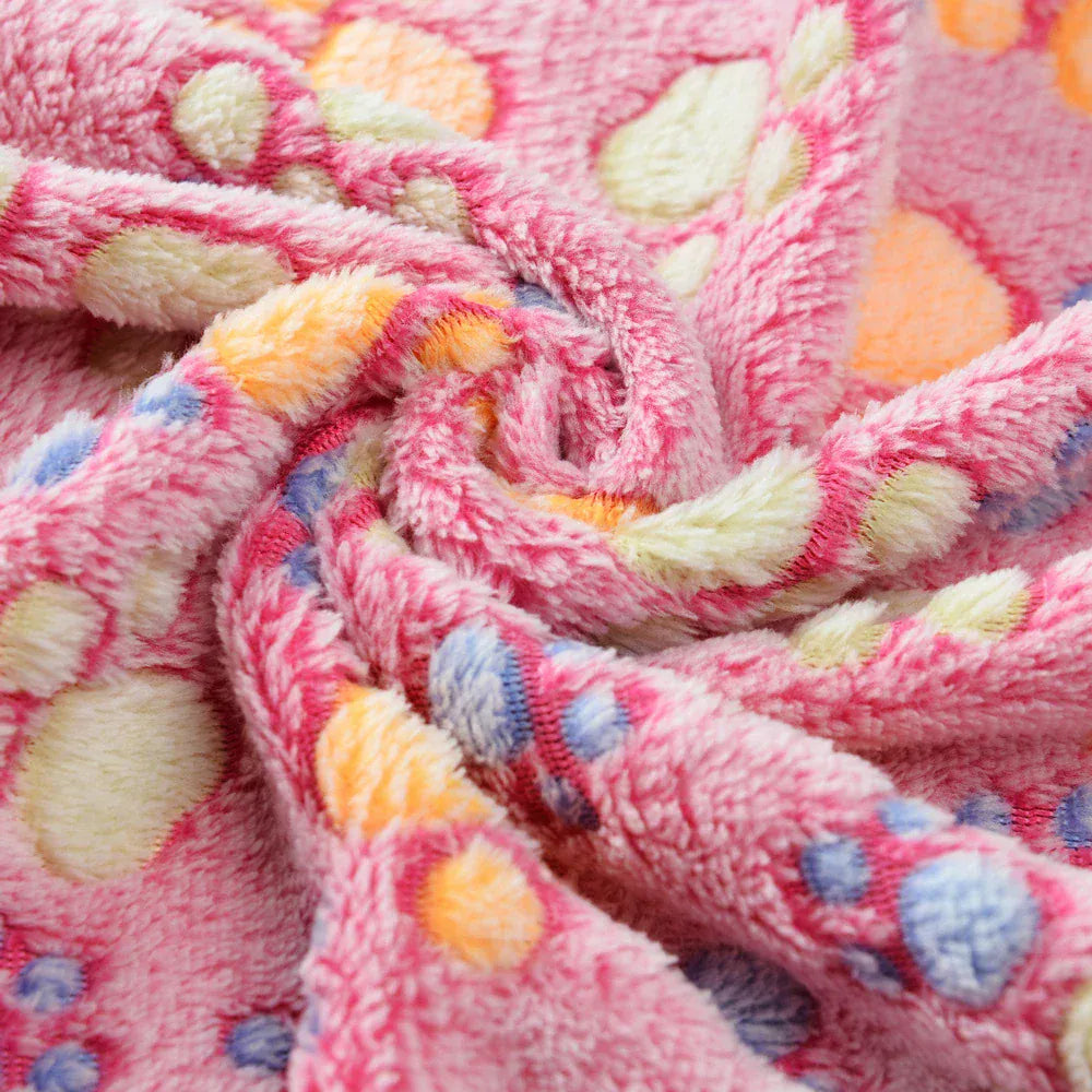 Winter Pet Blanket with Paw Print - Cozy Thicken Fleece Mat for Cats & Dogs